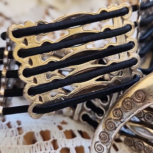 Vintage Chicos Size M Leather, Rhinestone And Metal Belt - Picture 8 of 9